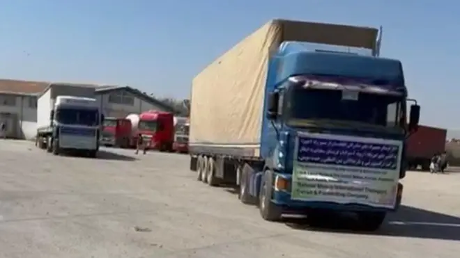 په توکو بار لارۍ موټرې د حرکت په حال کې