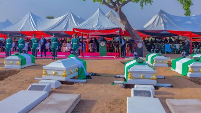 Aworan ayẹyẹ isinku awọn ọmo ogun Naijiria to waye lAbuja