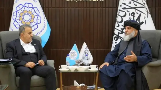 عزیزي او ایرانی چارواکی