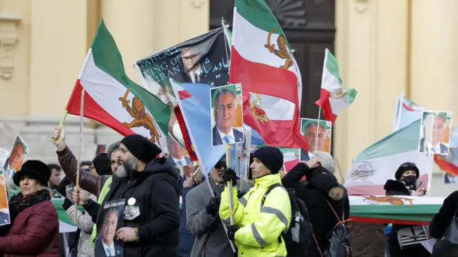 تظاهرات هواداران رضا پهلوی