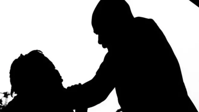 Ọkùnrin to fun obinrin lọ́rùn