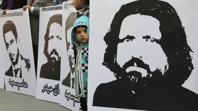 ब्लॉगर्स के ग़ायब होने पर प्रदर्शन हुए थे