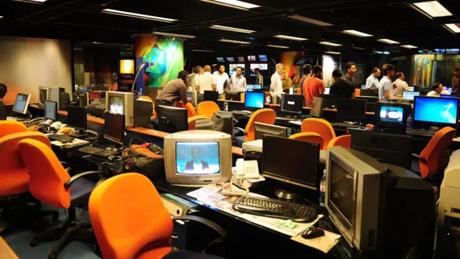 نیوز روم میں کام کرنے والے ہر ملازم کو شفٹ کے آخر میں کو روزانہ اپنی کا رکردگی کا حساب دینا ہوتا ہے