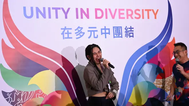 香港同樂運動會新聞發佈會上泰國流行曲歌手Silvy演唱（2/11/2023）