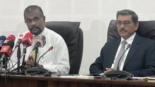 මුදල් අමාත්‍යංශයේ ලේඛම් හා මහ බැංකු අධිපති