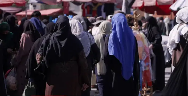 तालिबान के नए कानून से परेशान महिलाएं