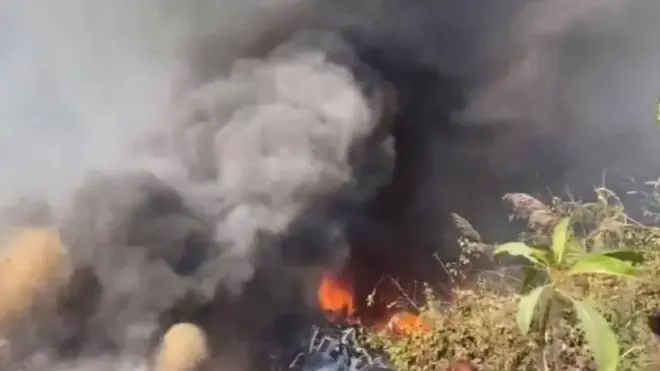 Diyaaradda ku burburtay Nepal