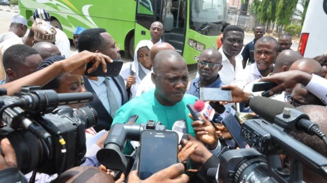 Onye ọkaịkpe ji okwu ekwuola na ọ wepụla aka ya n'ihe gbasara okwu a