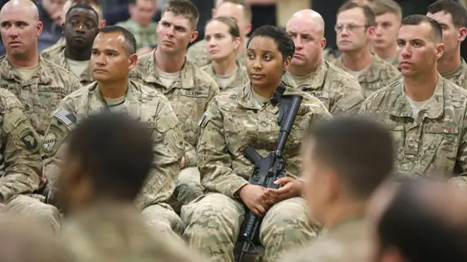 ورځپاڼه وايي په تېرو ۱۵ کلونو کې د شاوخوا ۸۰۰ ملیارده ډالرو په لګولو سره بیا هم طالبان وسله والو مخالفت ته دوام ورکوي او افغان سرتیري له ستونزو سره مخامخ دي.