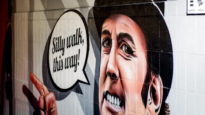 Mural Džona Kliza u Ajndhovenu