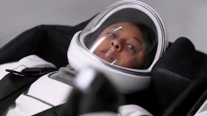 ريانة برناوي وعلي القرني أول سعوديين يصعدان إلى الفضاء