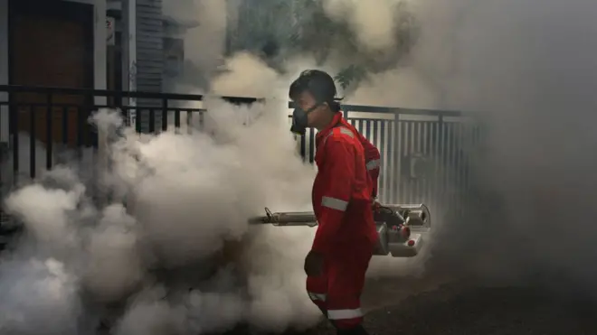 Pemerintah didesak menerapkan kebijakan baru untuk mencegah merebaknya virus DBD di berbagai wilayah Indonesia setiap tahun.