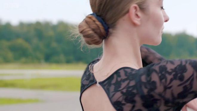 A bailarina e piloto Ekaterina Voronina