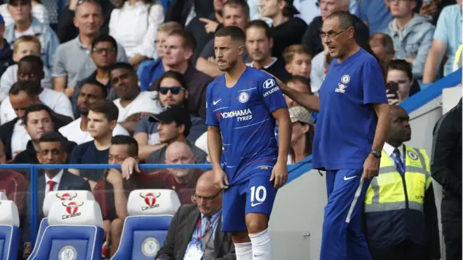 ساري وهازارد قبل نزول اللاعب للمباراة الاخيرة للفريق