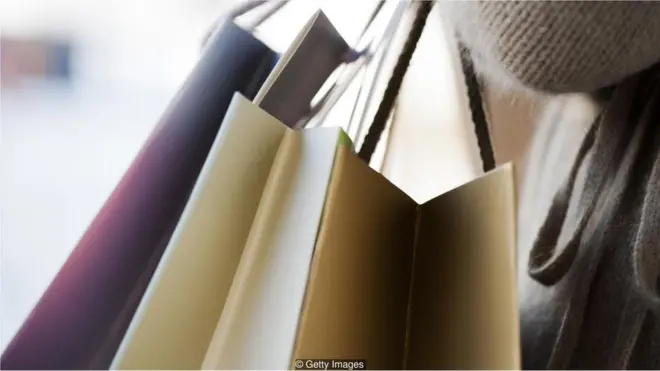 Comprar pode melhorar o humor, segundo um estudo publicadobet sul apostarevista científica