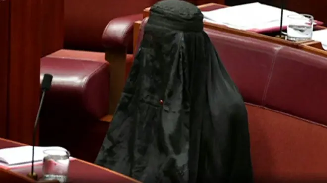 सीनेटर पॉलिन हैनसन