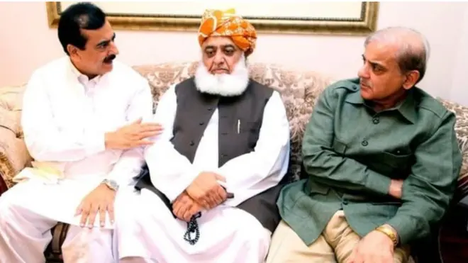 اطلاعات کے مطابق دوسری کل جماعتی اجلاس کل جمعرات کو طلب کی جائے گی