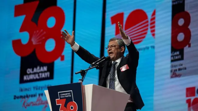 Özgür Özel CHP'nin 38. Kurultayı'nda konuşuyor