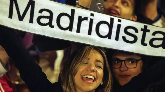 Des supporters du nouveau champion de la Ligue.
