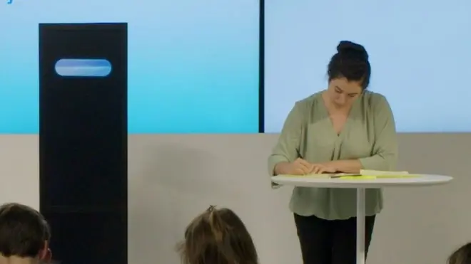 Компьютер Debater способен осмысливать речь собеседника и аргументированно отвечать