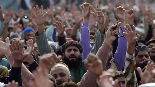 اسلام آباد میں کئی روز سے جاری دھرنے کی وجہ سے شہریوں کو شدید مشکلات کا سامنا ہے