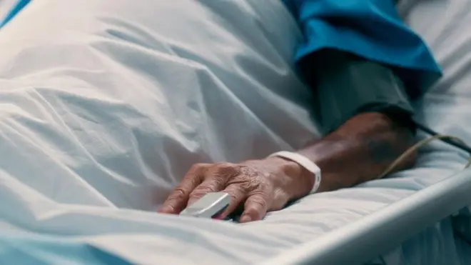 ఆసుపత్రి వృద్ధులు బీబీసీ న్యూస్ తెలుగు