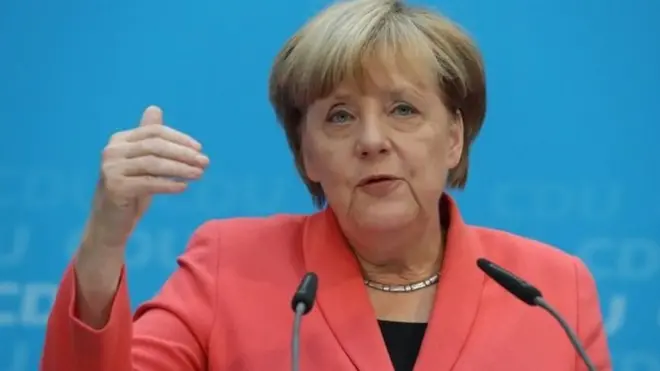 Angela Merkel ayaa aqbashay in qaxootiga soo galay Jarmalka sanadkii hore uu ahaa mid aan la maarayn karin