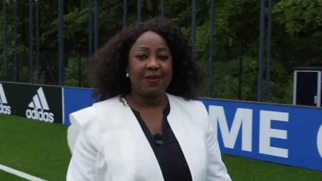 Samoura, "la première dame" du ballon rond