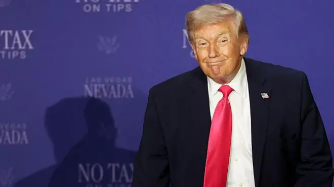 डोनाल्ड ट्रंप