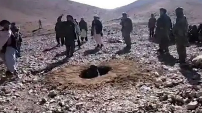 Мындай жазалоолор башка өлкөлөрдө да кездешет. Ушул сыяктуу иштер тишелүү органдарга өтө олуттуу коңгуроо болушу керек. Бизде болсо көп нерселер айтылганы менен иш жүзүндө андай болбой жатпайбы",- дейт Кыргызстандын мурдагы Баш прокурору Кубатбек Байболов.