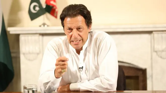 ښاغلي خان په کراچۍ کې یوې غونډې ته د وینا پر مهال وویل، له دې کډوالو ماشومانو سره باید د انسانانو په څېر چلند وشي