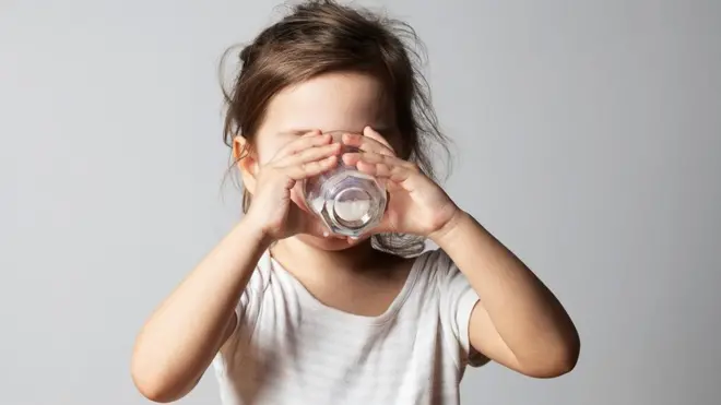 تبلغ كمية الكالسيوم التي يوصى الأطفال بتناولها يوميا 350 ملليغراما، ويمكنهم الحصول عليها في صورة حليب