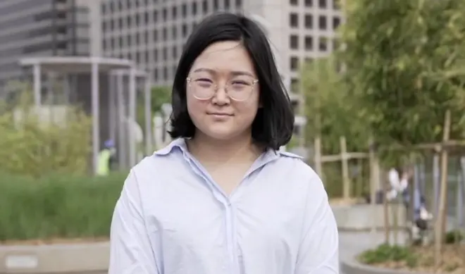 ผู้หญิงใส่แว่น