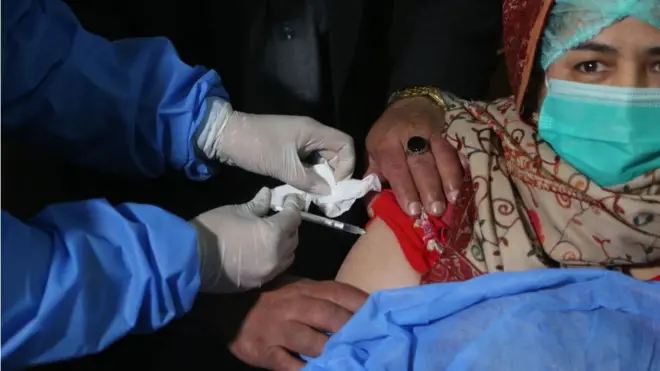 کورونا ویکسین