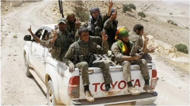 تعارض تركيا مشاركة وحدات حماية الشعب في عملية تحرير الرقة