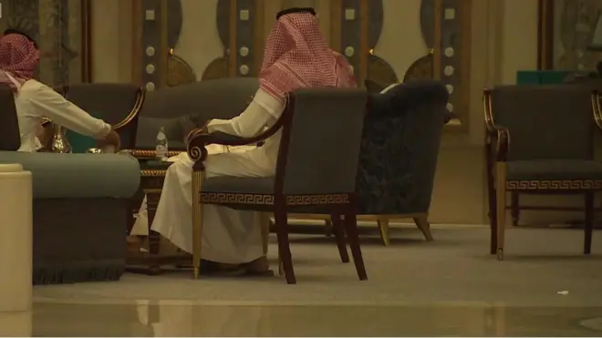 "Позолочена в’язниця": готель, у якому "сидить" саудівська еліта