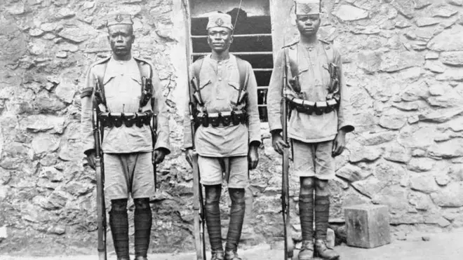 Qoodi loltoota Afrikaa waraana adunyaa tokkoffaa keessatti dagatameera.