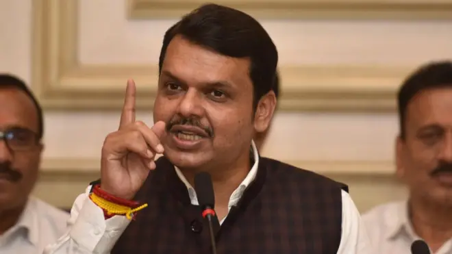 देवेंद्र फडणवीस के 'औरंगज़ेब की औलाद' वाले बयान पर विवाद 