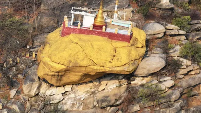 ကျောက်ဆည်မြို့က ကျောက်သေတ္တာ 