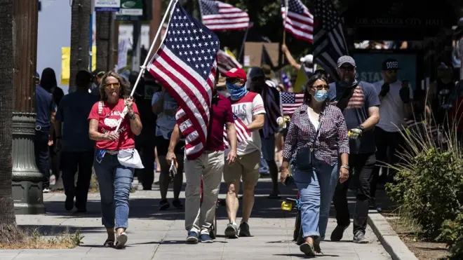 Protestox1 betanoLos Angeles contra medidasx1 betanoquarentena: pesquisa aponta quew 40% dos eleitores republicanos acreditam que o totalx1 betanovítimas é menor que o divulgado oficialmente