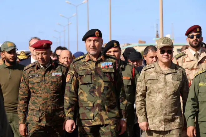 Libya Genelkurmay Başkanı Muhammed Ali Ahmed Al Haddad, 21 Aralık'ta Humus kentindeki bir askeri üste bulunan tıbbi eğitim kampında düzenlenen bir törene katılmıştı