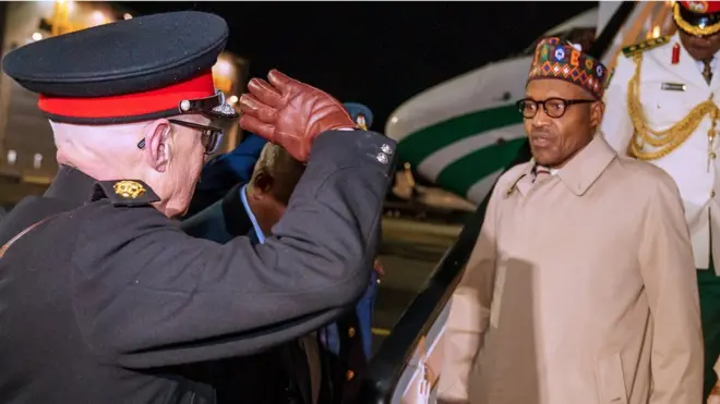Muhammadu Buhari dey comot plane for UK