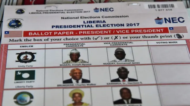 Un bulletin de vote pour l'élection présidentielle au Libéria