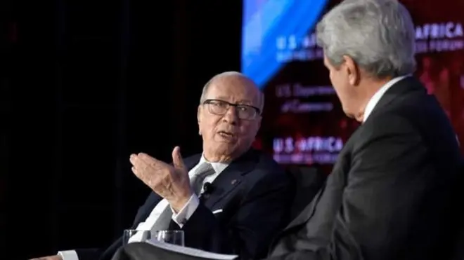 Le président tunisien Béji Caïd Essebsi s'entretient avec le secrétaire d'Etat américain John Kerry.