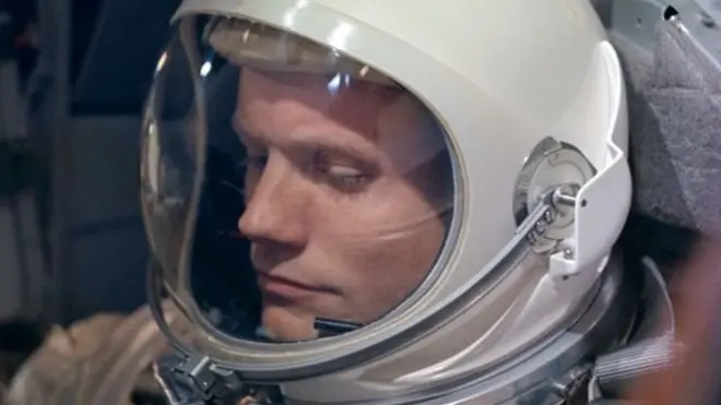 نيل أرمسترونغ تواري عن الأضياء