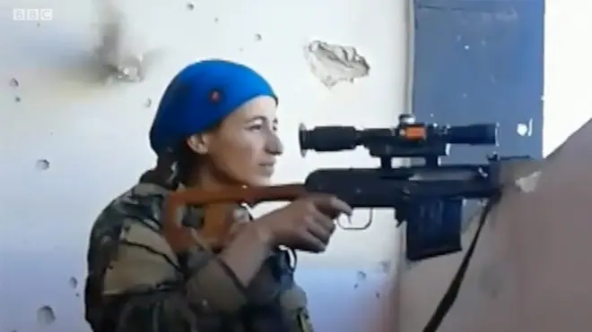 Курдская женщина-снайпер чудом не погибла от пули боевиков