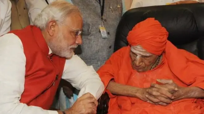 नरेंद्र मोदी, शिवकुमारा स्वामीजी