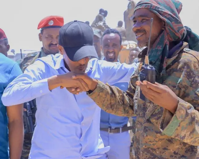 Mustafa Muxumed oo boogaadinaya ciidamada Liyu Boolis