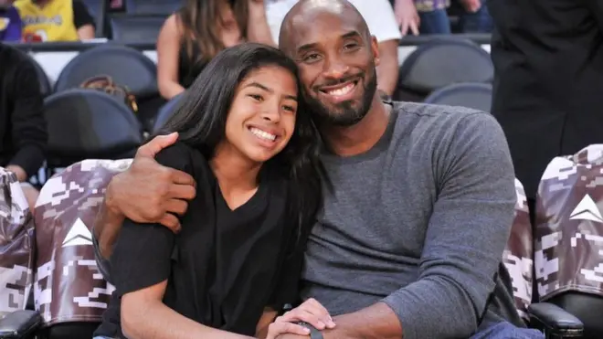 Kobe Bryant hugging his daughter Gianna