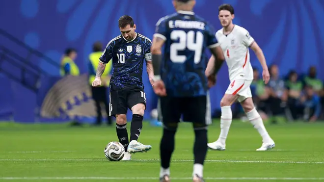 Messi na semifinal entre Argentina e Inglaterra na Copa